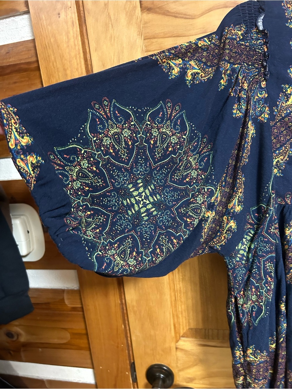 Women’s Free People Bohemian Navy Paisley V-Neck Women’s Shirt. Sz Small - Picture 5 of 6